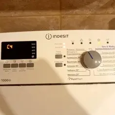 Znaczenie symboli na pralce Indesit – uniknij błędów przy praniu