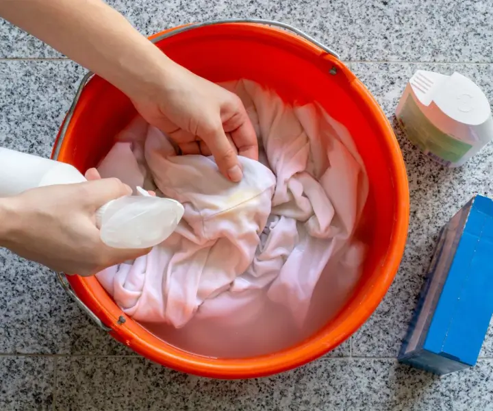 Najlepsze odplamiacze, które skutecznie usuną każdą plamę