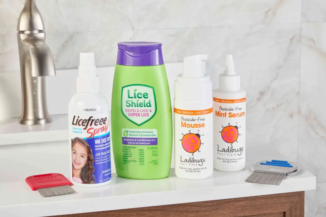 Zestaw produktów do walki z wszami: spray, szampon, pianka i serum. Czy suszarka zabija wszy? Te produkty pomogą Ci pozbyć się problemu.