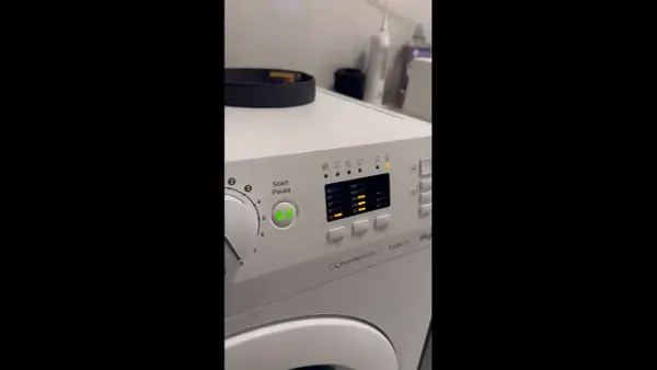 Jak ustawić czas prania w pralce Indesit, aby zaoszczędzić czas?